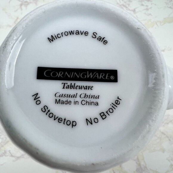 Corningware Set of 4 French White Porcelain Coffee Mugs - Picture 9 of 11